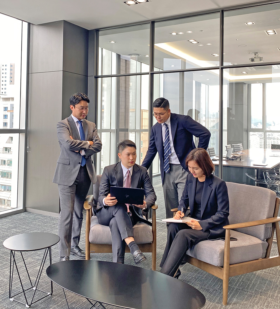 '전문의'가 있듯이, 로펌도 '전담로펌'이 있습니다.